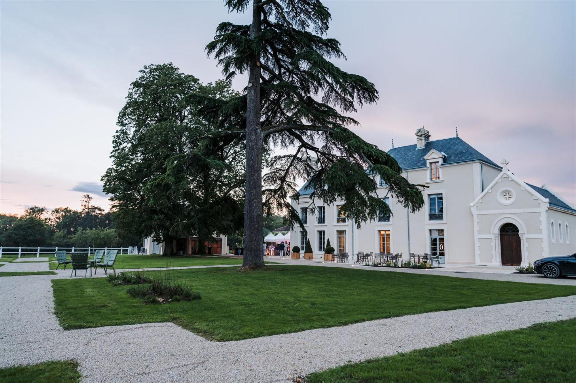 Domaine De L'Ecorcerie Fontaine-le-Comte Exterior foto